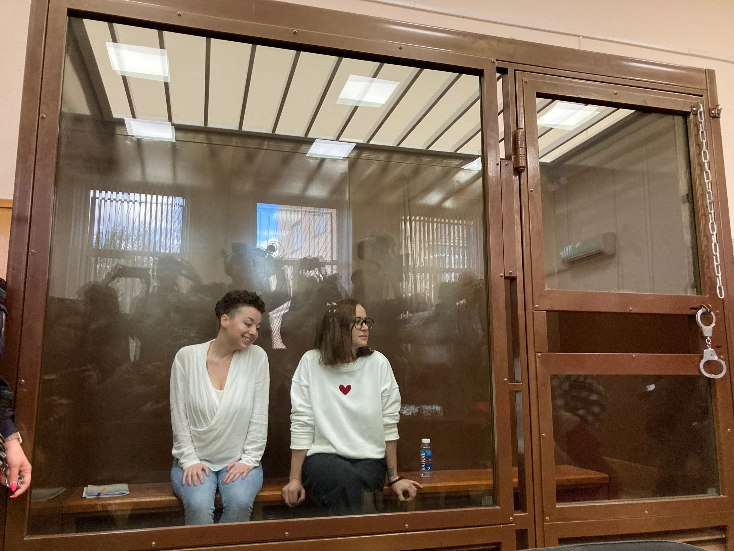 Суд в Москве продлил содержание под стражей режиссёрке Евгении Беркович и сценаристке Светлане Петрийчук